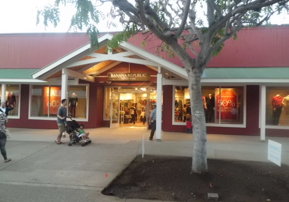 Banana Republic Factory Store - Lahaina, HI-4