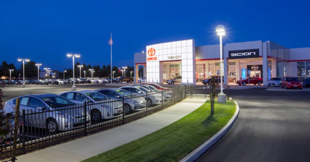 The front of a Toyota dealership, a retail construction project built by Hilbers.