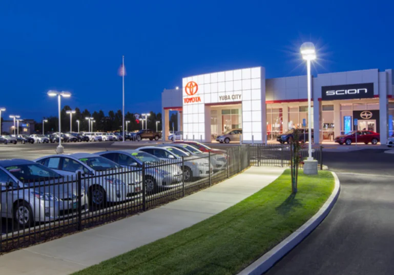 The front of a Toyota dealership, a retail construction project built by Hilbers.